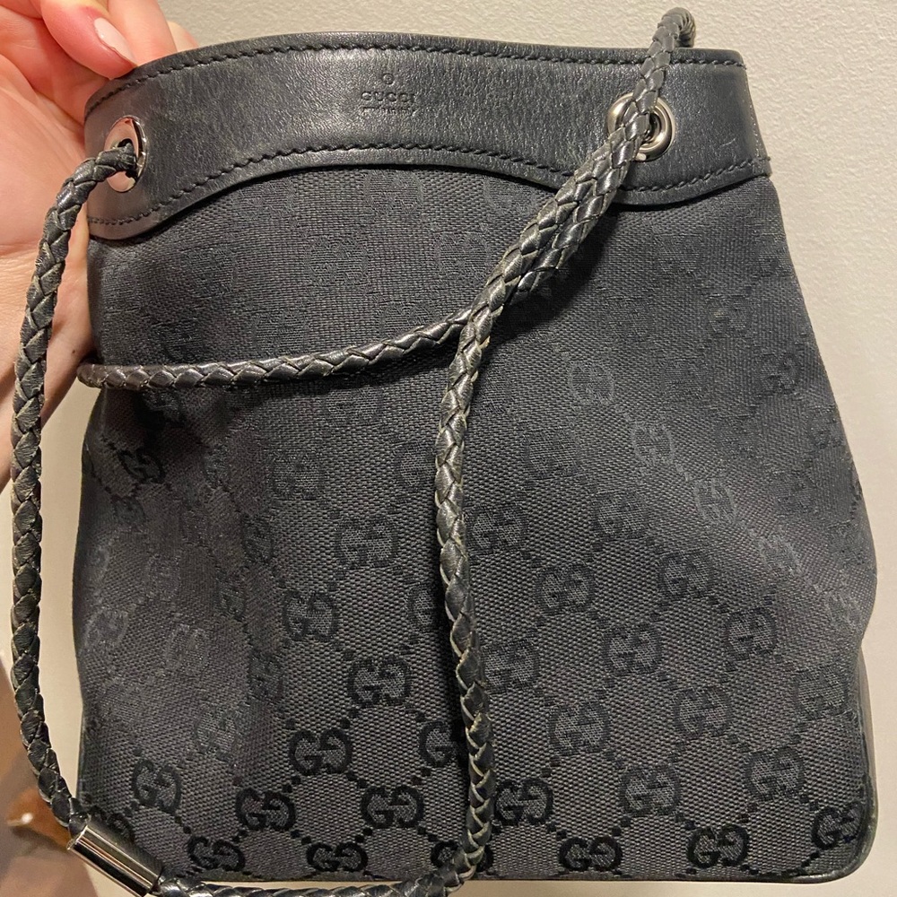 Authentic vintage Gucci bag in good used condition ✨